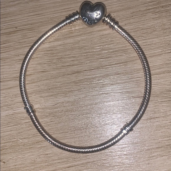 Pandora Moments Heart Clasp Snake Chain Bracelet - Picture 3 of 3